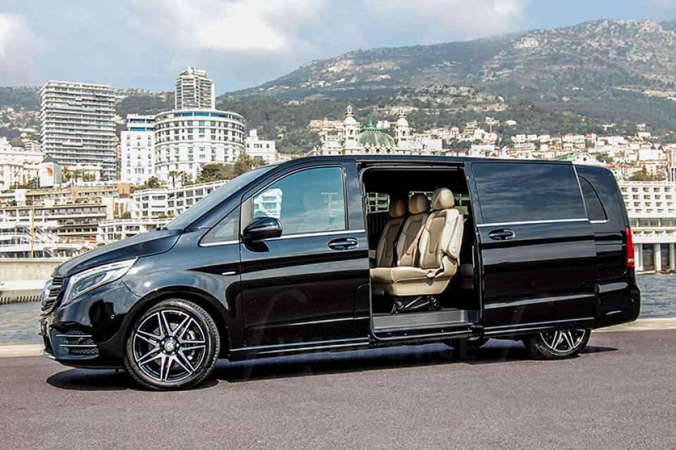Elite Chauffeur V-Class with baby seat